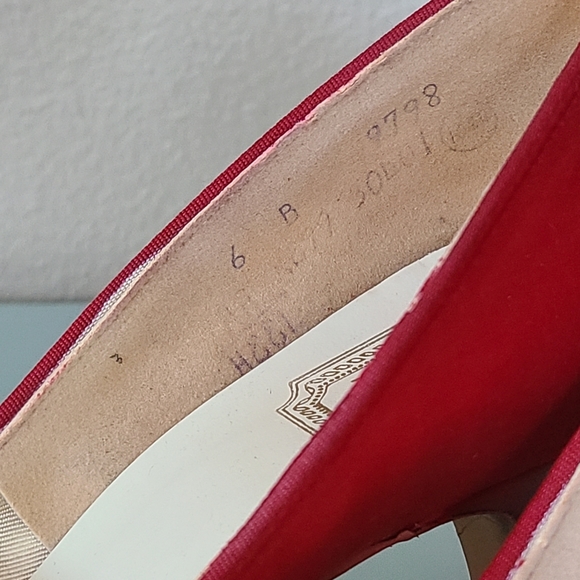 Vintage 1950s Red Satin Pumps size 6 - Picture 6 of 10